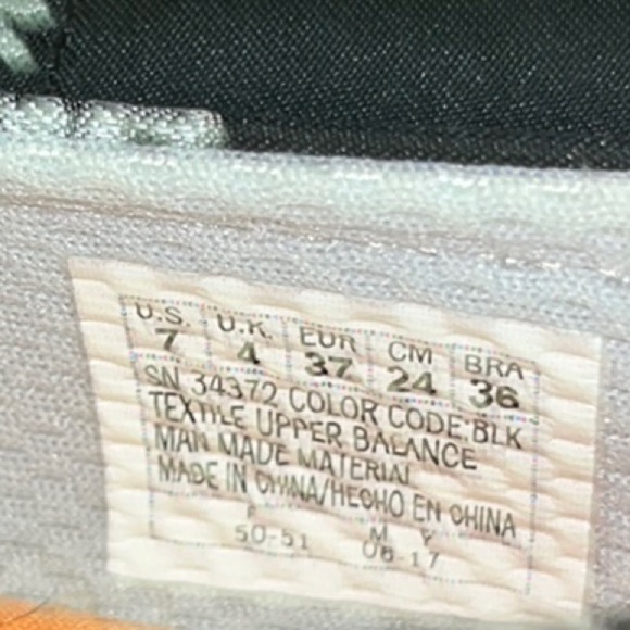 BOBS Black Slippers Comfortable Slip-On Design - Picture 8 of 8